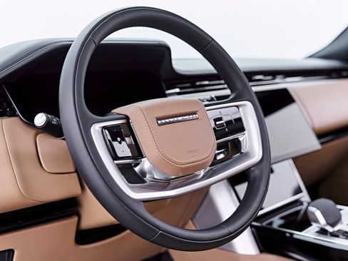 Used 2025 Land Rover Range Rover SE AWD/4WD image 39