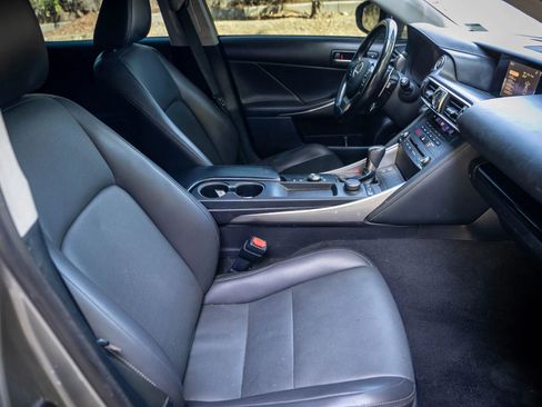 Used 2020 Lexus IS 300 w/ Premium Package image 25