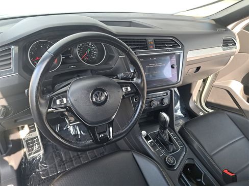 Used 2021 Volkswagen Tiguan SE R-Line image 15