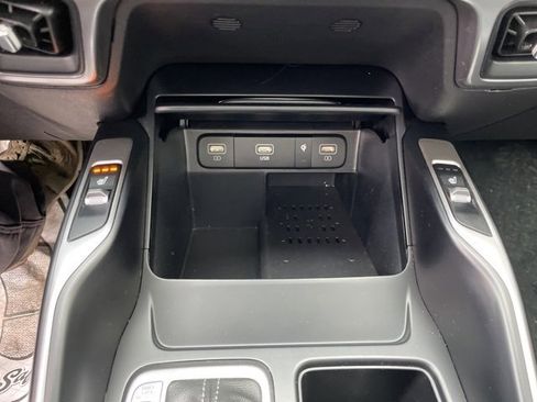 Certified 2023 Kia Sorento S w/ Panoramic Sunroof Package image 16