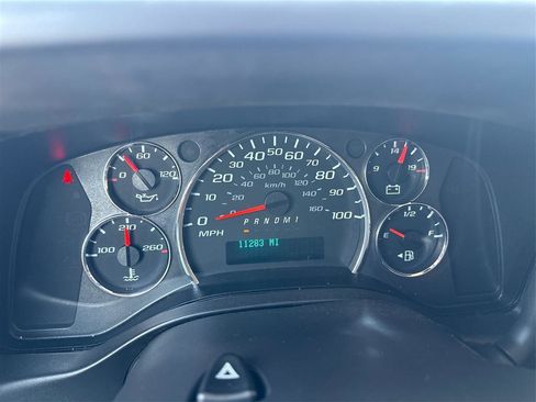 Used 2022 Chevrolet Express 2500 w/ Driver Convenience Package image 16