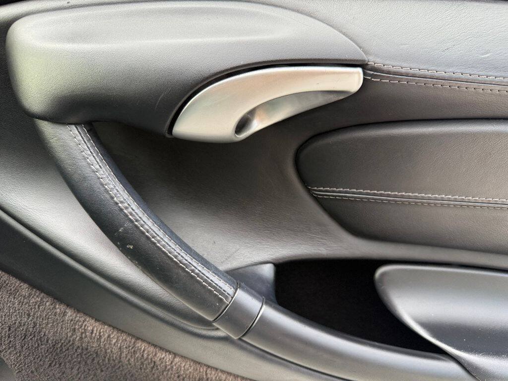 Used 2001 Porsche Boxster RWD image 17