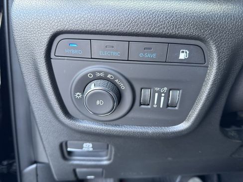 Used 2022 Jeep Grand Cherokee Limited 4xe image 25