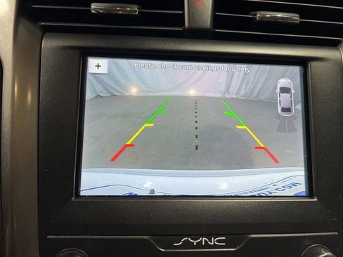 Used 2019 Ford Fusion SE FWD image 33