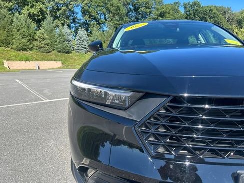 Used 2025 Honda Accord SE image 11