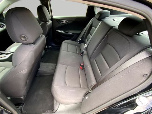 Used 2025 Chevrolet Malibu RS FWD image 21