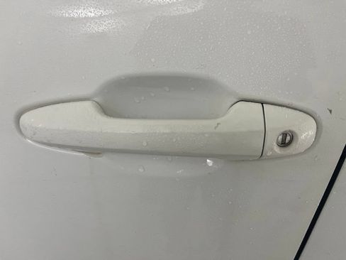 Used 2016 Toyota Tacoma SR5 AWD/4WD image 17