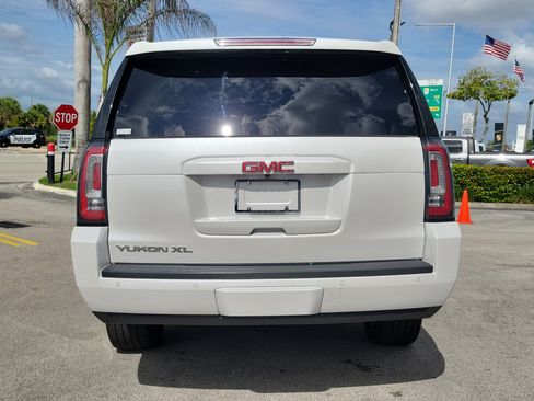 Used 2020 GMC Yukon XL SLT RWD image 6