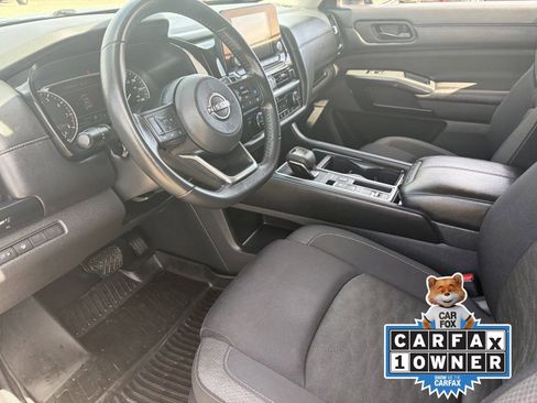 Certified 2024 Nissan Pathfinder SV FWD image 19