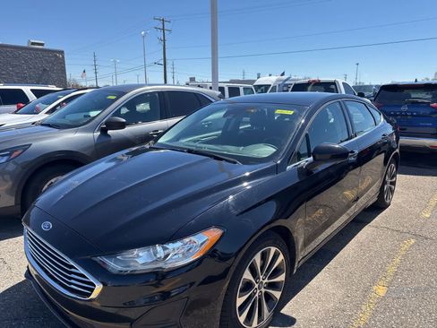 Used 2020 Ford Fusion SE image 18