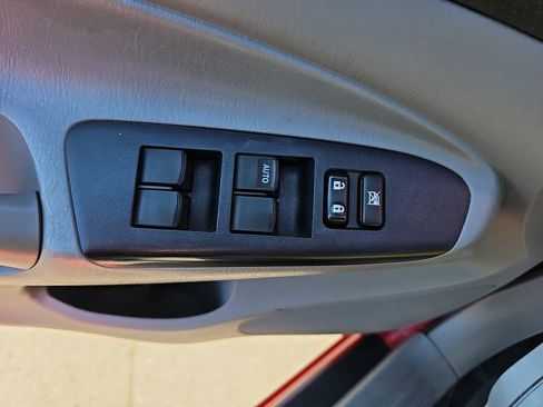 Used 2015 Toyota Tacoma Base image 31