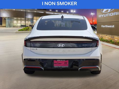 Certified 2026 Hyundai Sonata SEL FWD image 8