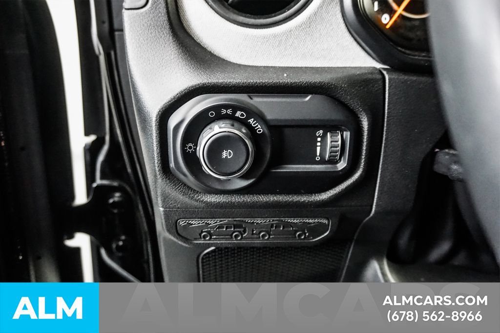 Used 2025 Jeep Wrangler Unlimited Sport AWD/4WD image 31