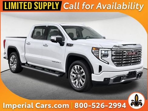 Used 2024 GMC Sierra 1500 Denali w/ Denali Reserve Package AWD/4WD image 1