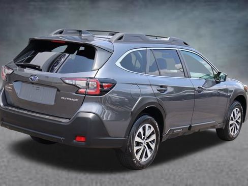 Certified 2025 Subaru Outback Premium w/ Popular Package #1A AWD/4WD image 3