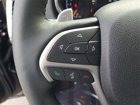 Used 2017 Jeep Grand Cherokee Altitude image 20