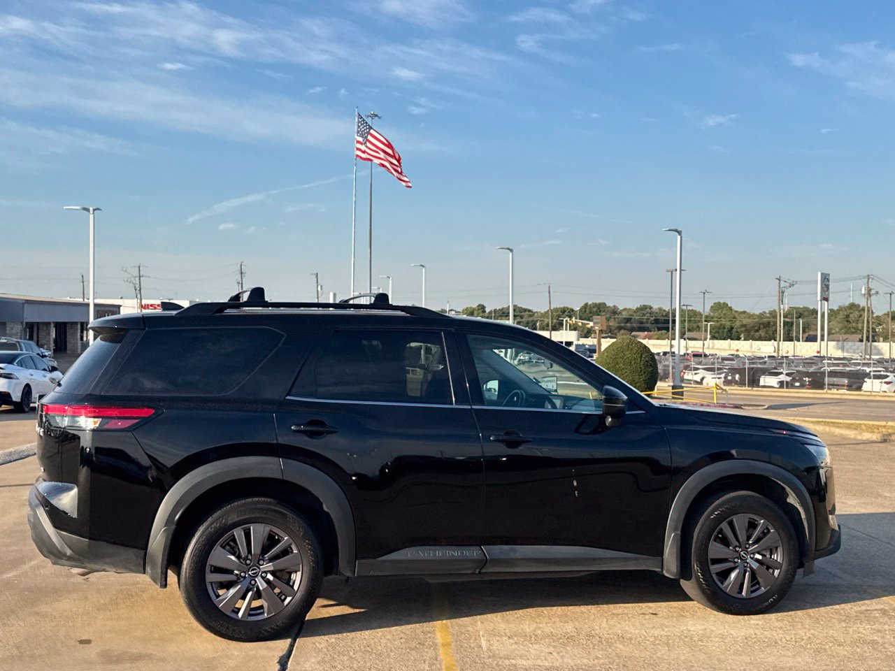 Certified 2024 Nissan Pathfinder SV FWD image 28