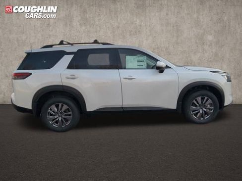 New 2025 Nissan Pathfinder SV w/ Black Appearance Package image 9