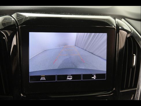 Used 2023 Chevrolet Traverse LT image 14