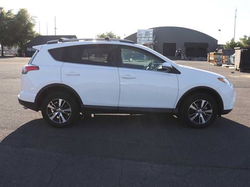 Used 2018 Toyota RAV4 XLE w/ Plus Extra Value Package AWD/4WD image 4