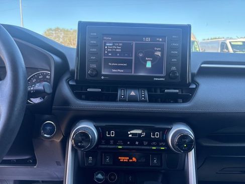 Used 2021 Toyota RAV4 XLE Premium image 21