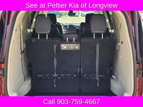 Used 2020 Chrysler Voyager Lxi FWD image 9