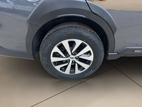 Used 2023 Subaru Outback Premium AWD/4WD image 28