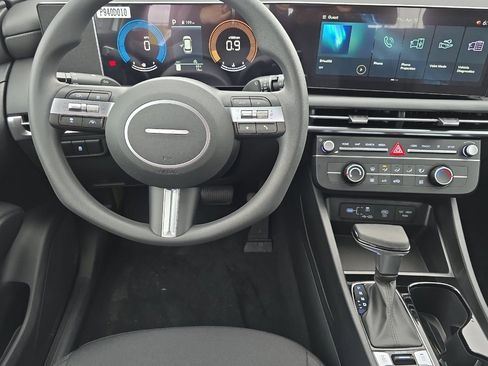 New 2025 Hyundai Tucson SE image 13