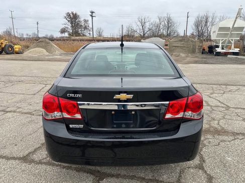 Used 2014 Chevrolet Cruze LS image 4