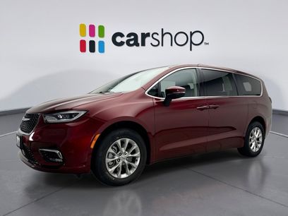 Used 2023 Chrysler Pacifica Touring-L