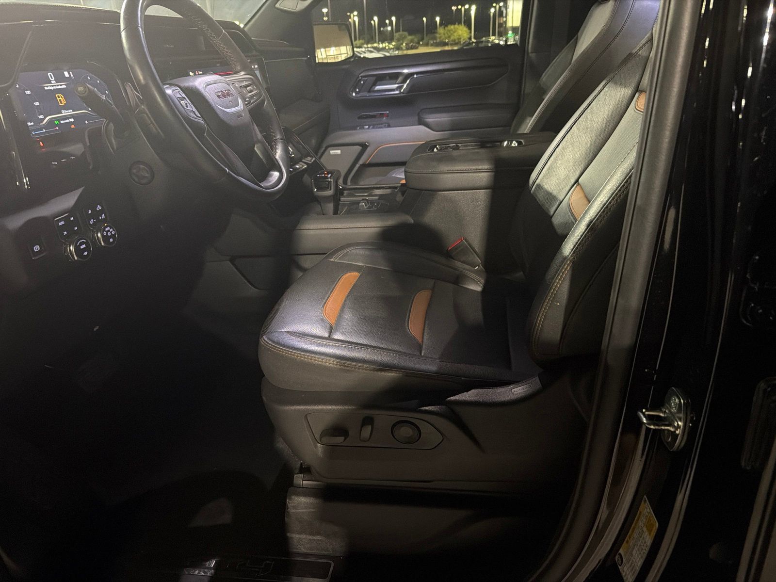 Used 2022 GMC Sierra 1500 AT4 w/ AT4 Premium Package AWD/4WD image 10