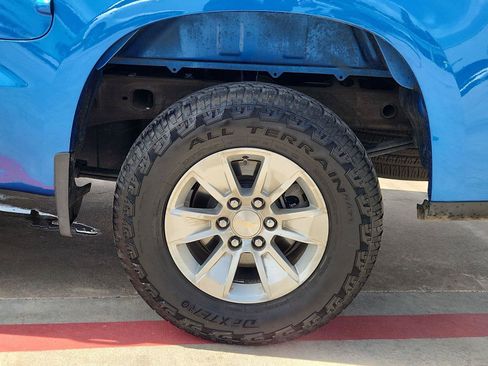 Used 2022 Chevrolet Silverado 1500 LT AWD/4WD image 32