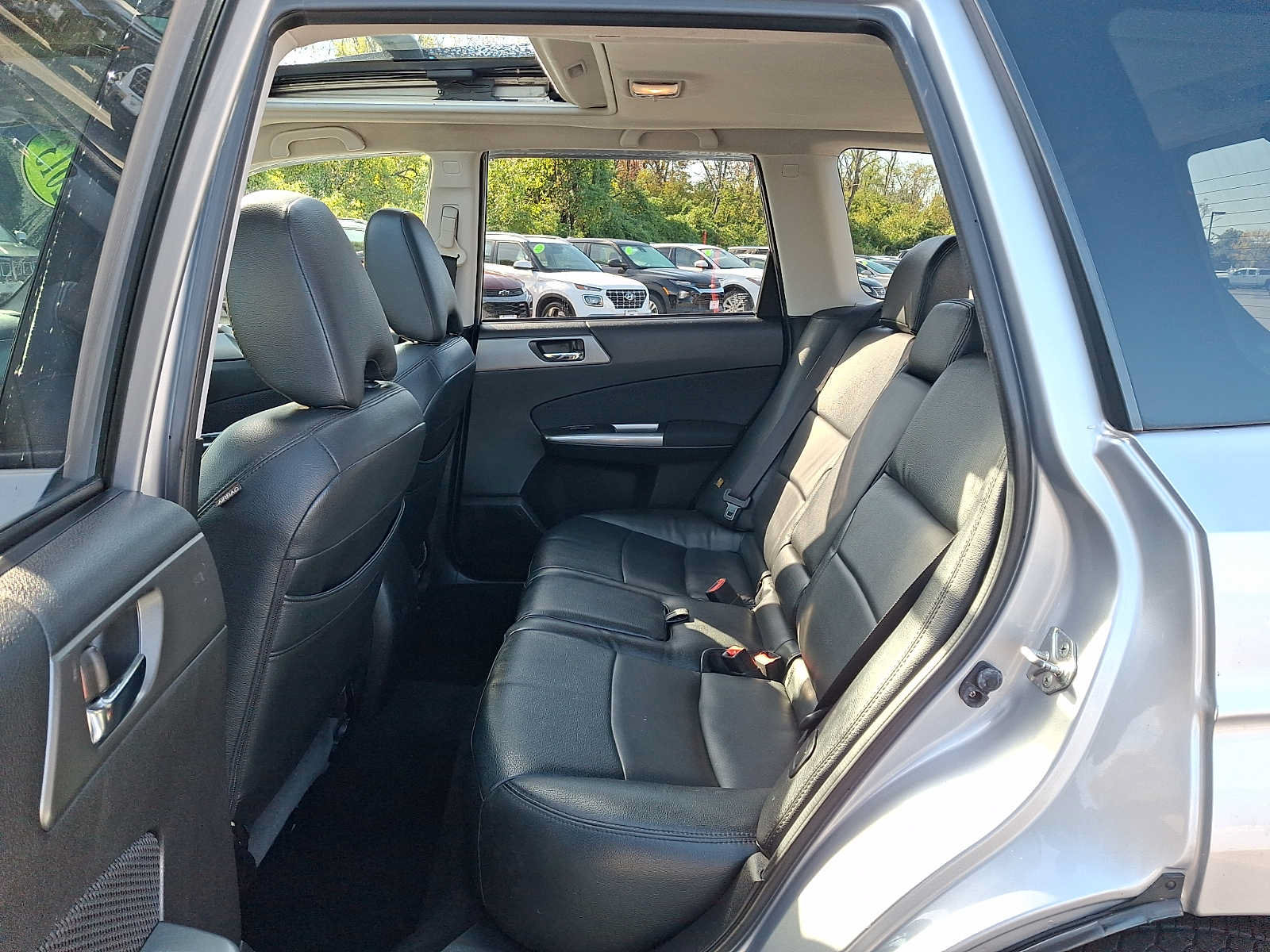 Used 2013 Subaru Forester 2.5X Premium w/ All-Weather Plus Pkg AWD/4WD image 10