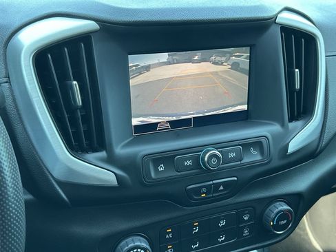 Used 2022 GMC Terrain SLE FWD image 15
