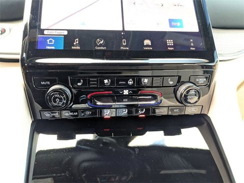 New 2025 Jeep Grand Cherokee Limited w/ Luxury Tech Group II image 21