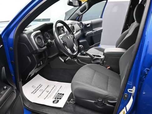 Used 2016 Toyota Tacoma TRD Sport w/ Towing Package image 17