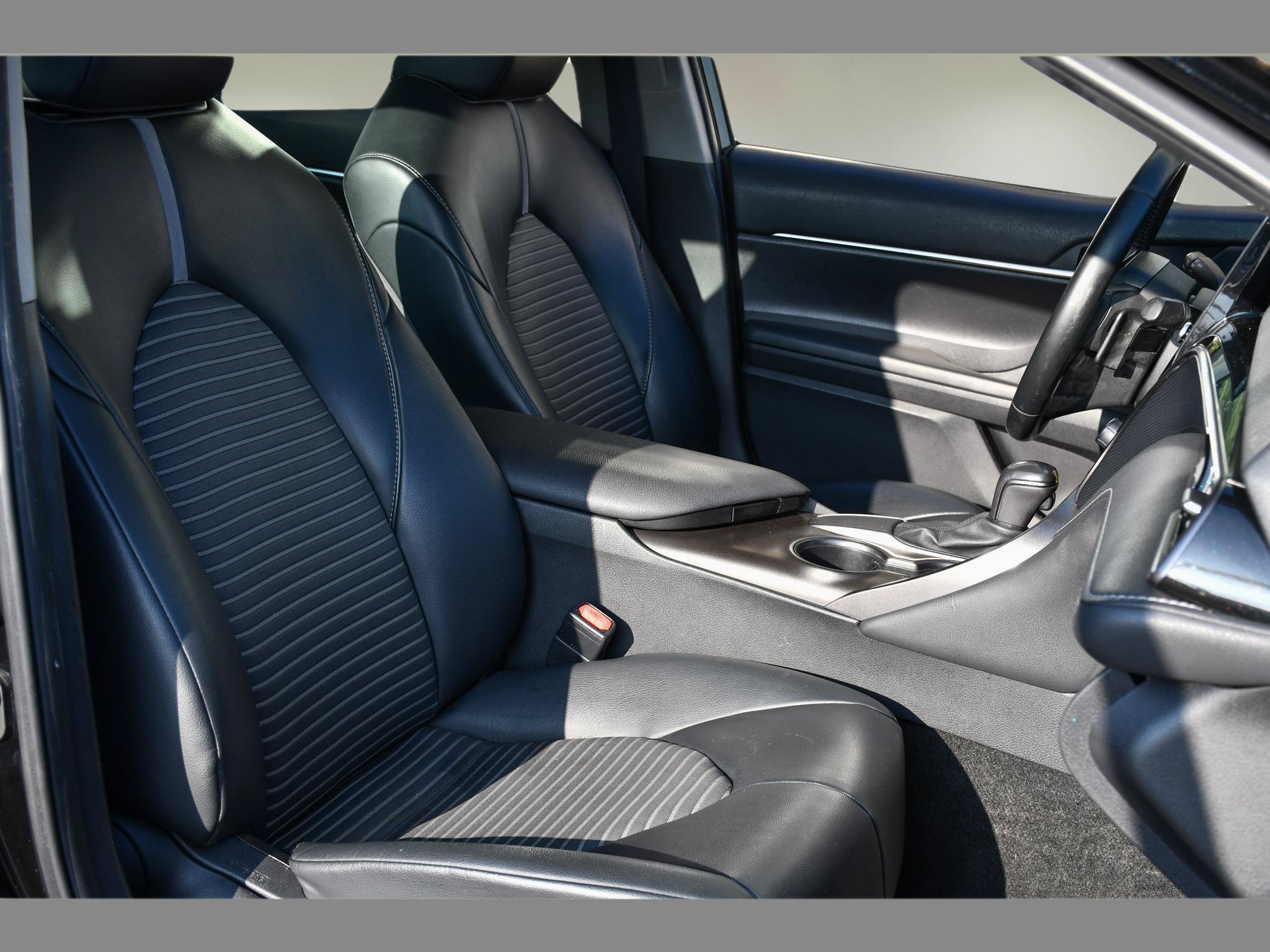Used 2021 Toyota Camry SE FWD image 23