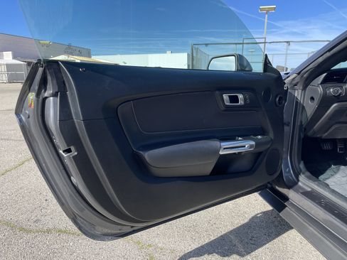 Used 2022 Ford Mustang Coupe image 13