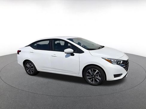 Used 2025 Nissan Versa SV FWD image 2