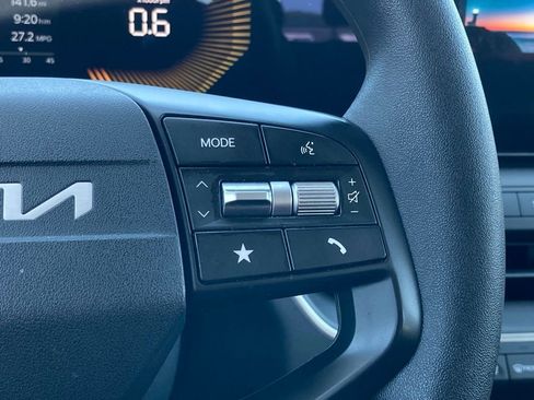 Used 2025 Kia K4 LXS image 15