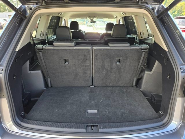 Used 2025 Volkswagen Atlas SE AWD/4WD image 17