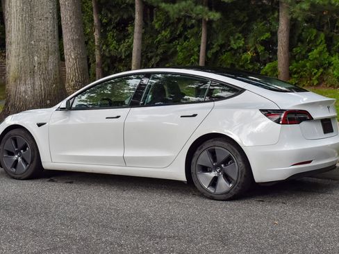 Used 2023 Tesla Model 3 Standard Range RWD image 6