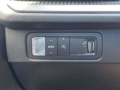 Used 2026 Chevrolet Traverse LT FWD image 21