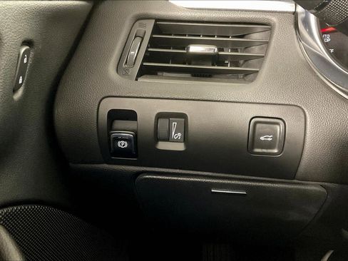 Used 2019 Chevrolet Impala LT FWD image 15