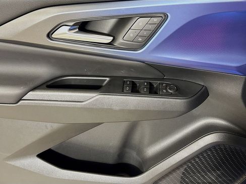 New 2025 Chevrolet Equinox EV LT w/ Convenience Package II image 16