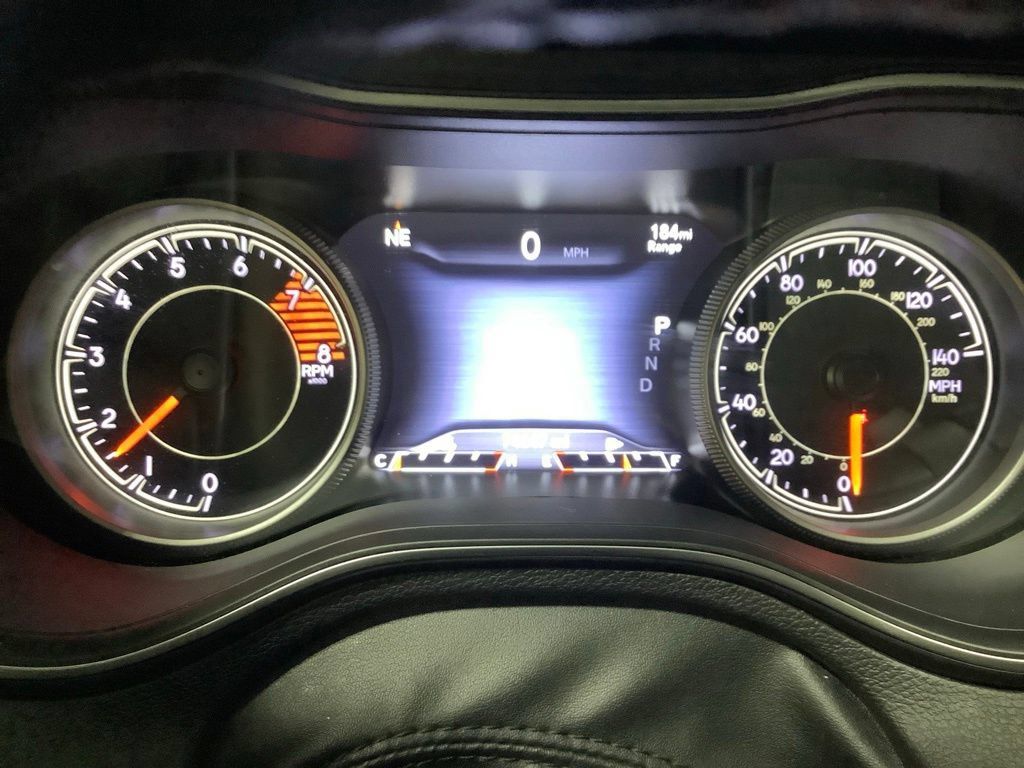Used 2019 Jeep Cherokee Limited AWD/4WD image 34