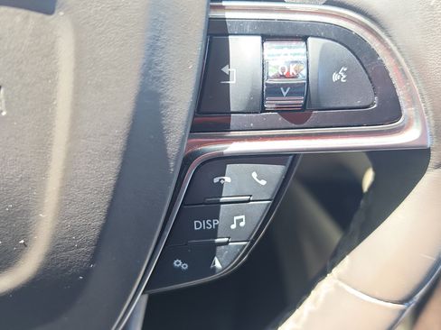 Used 2019 Lincoln Nautilus Reserve w/ Cargo Utility Package FWD image 14