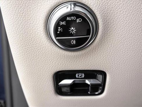 Used 2023 Mercedes-Benz GLC 300 4MATIC image 13