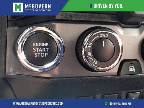 Used 2021 Toyota Tacoma TRD Off-Road w/ Technology Package AWD/4WD image 31
