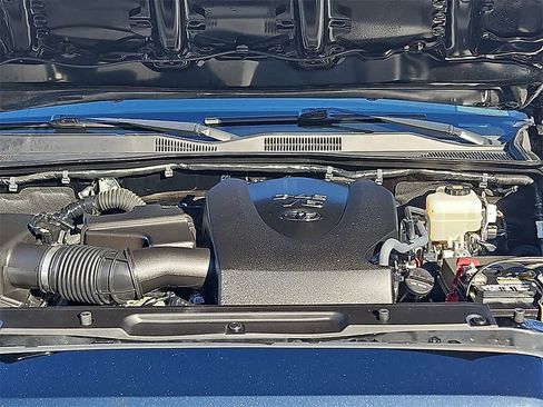 Used 2022 Toyota Tacoma TRD Off-Road image 25